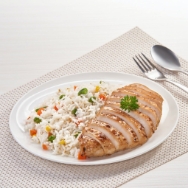 Nasi Bawang Putih dan Ayam Marinasi Wijen Sangrai