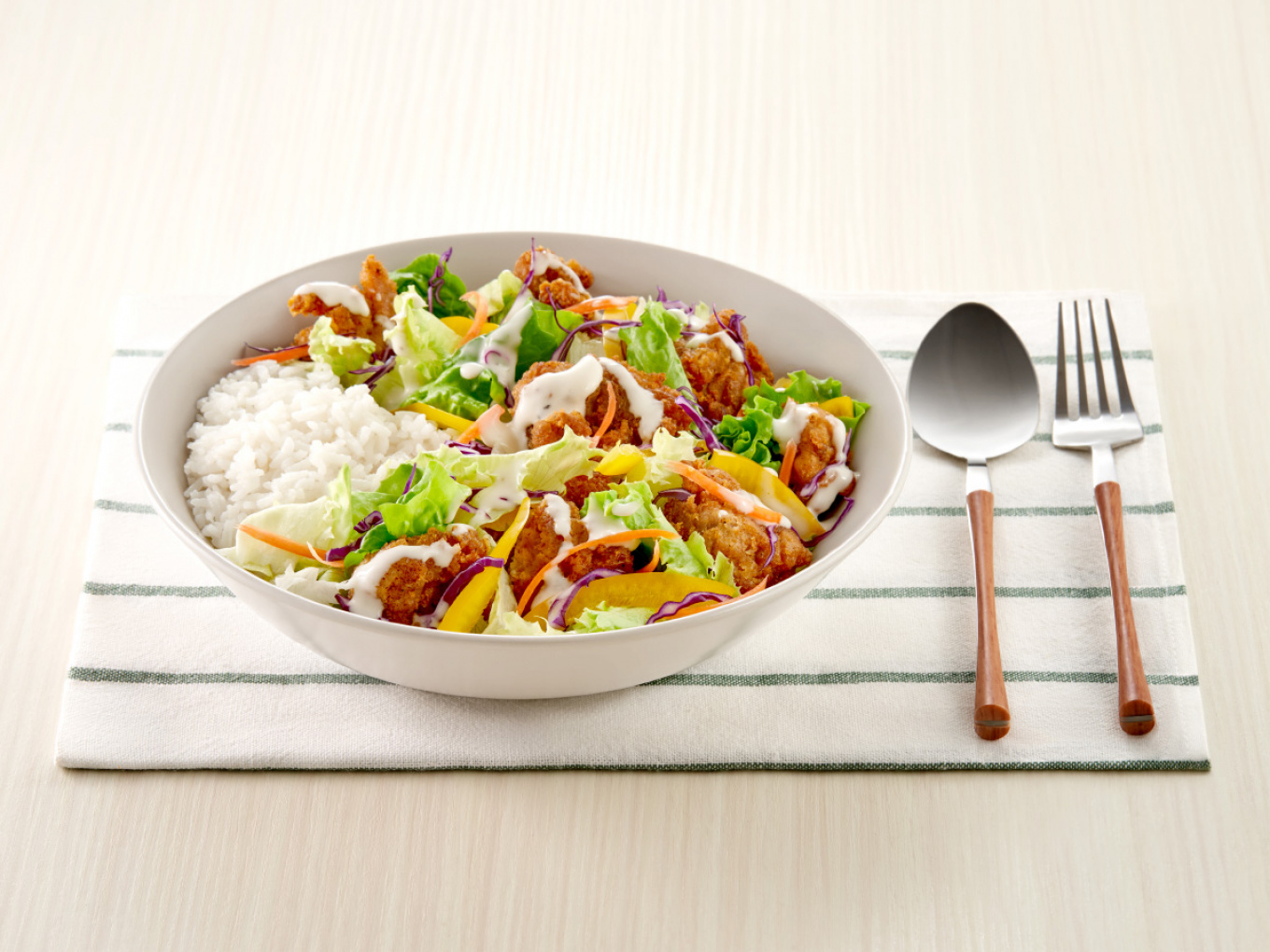 Nasi Karaage dengan Salad Caesar