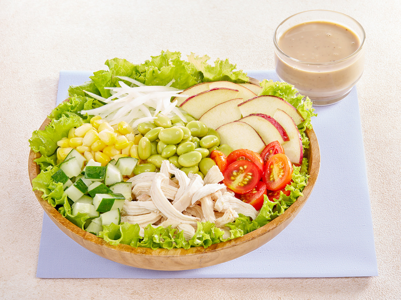 Salad Sayuran dan Ayam Warna-warni