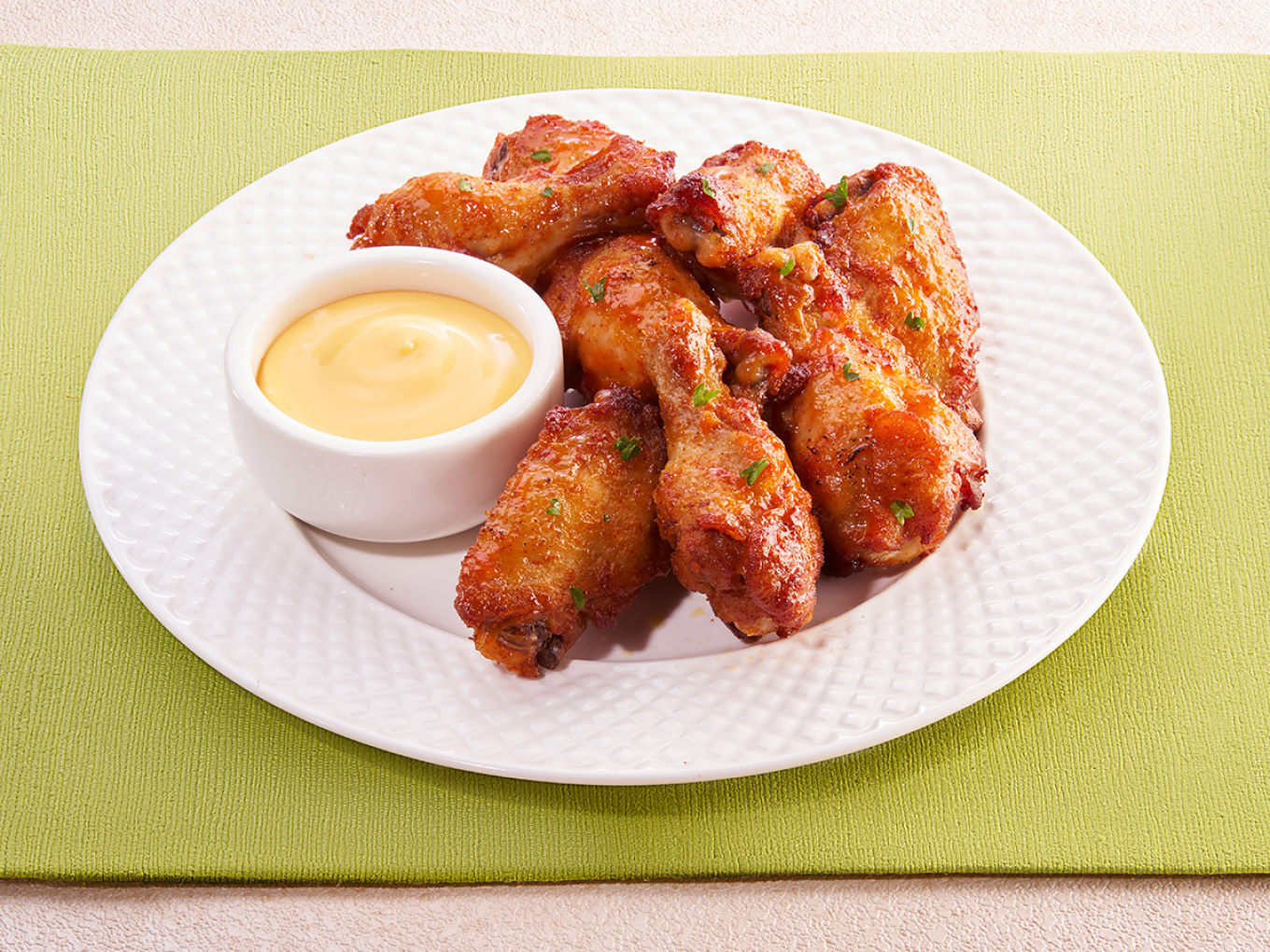 Sayap Ayam Goreng dengan Saus Keju